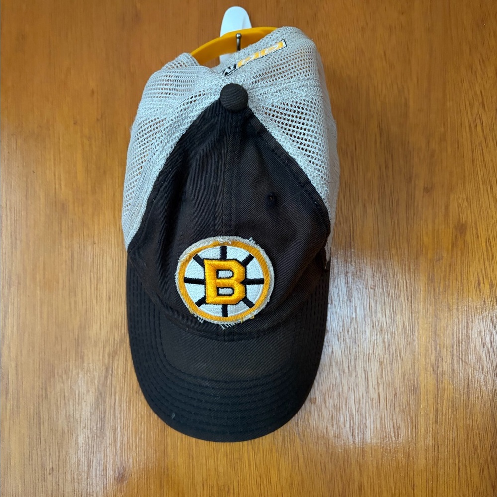 Boston Bruins Black & White Mesh Trucker Hat